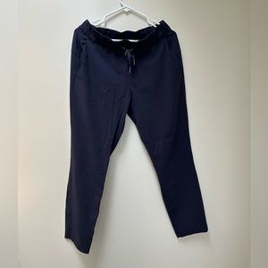 Lululemon On The Fly: navy